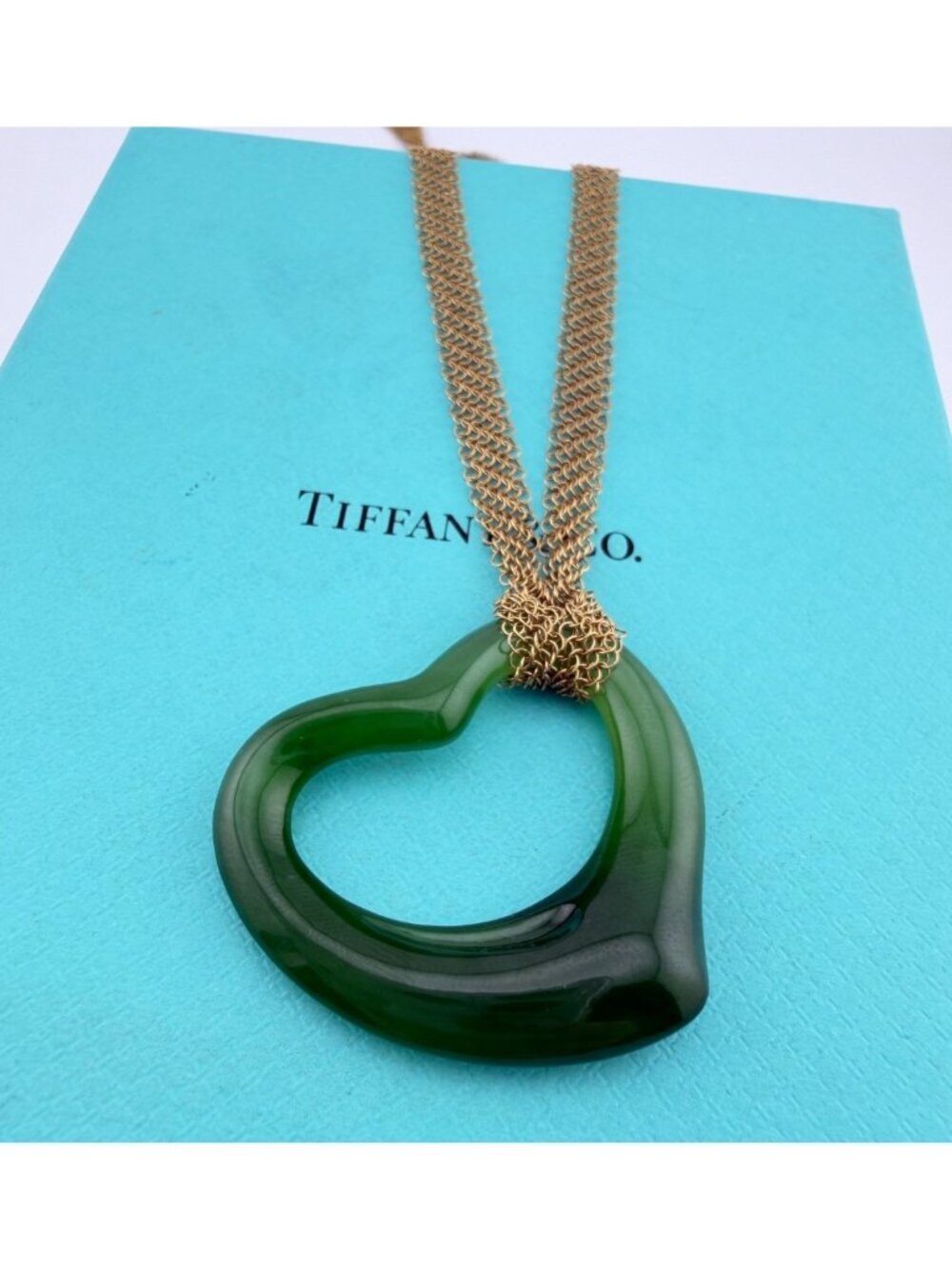 Tiffany & Co. Elsa Peretti Green Jade Open Heart 18k Mesh Chain 18g Gold